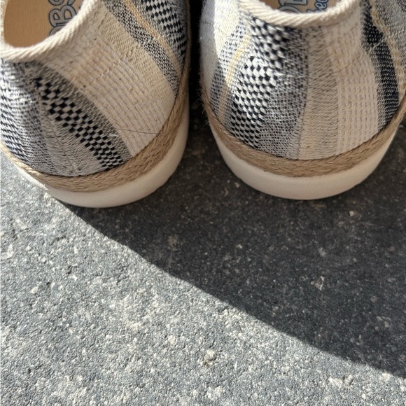 BOBS from Skechers Striped Flats in Gray and Cream - Picture 4 of 7